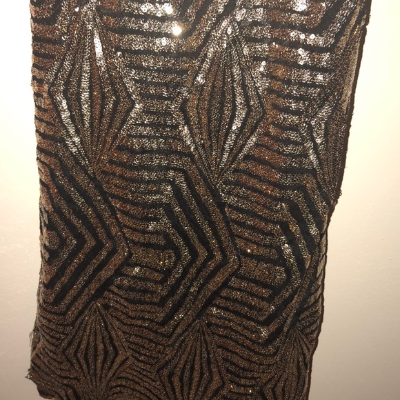 Black and gold Prom dress - Picture 4 of 8